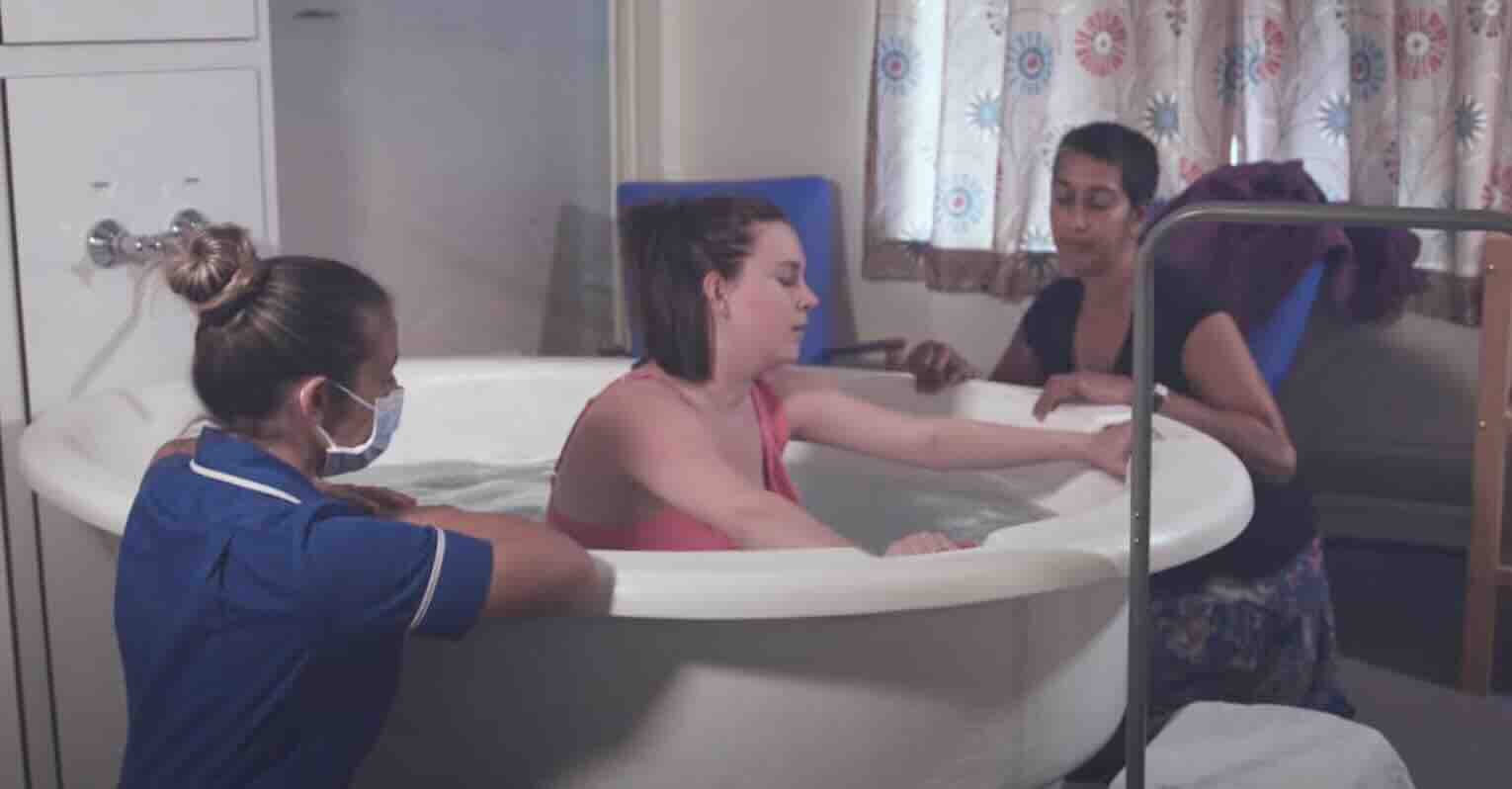 ???? Suda Doğum (Suya Doğum): Doğumun Huzur Veren ve Doğal Yolu